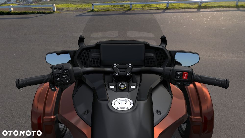 Can-Am Spyder - 9