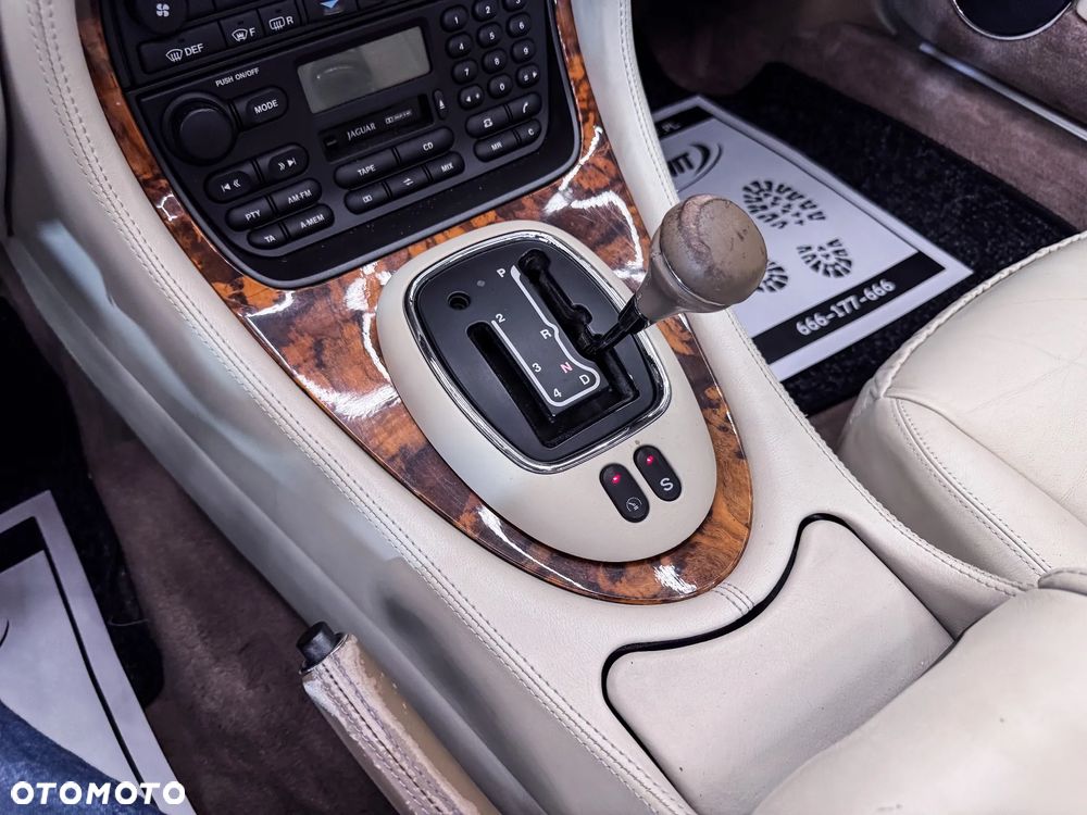 Jaguar Daimler 8 - 31