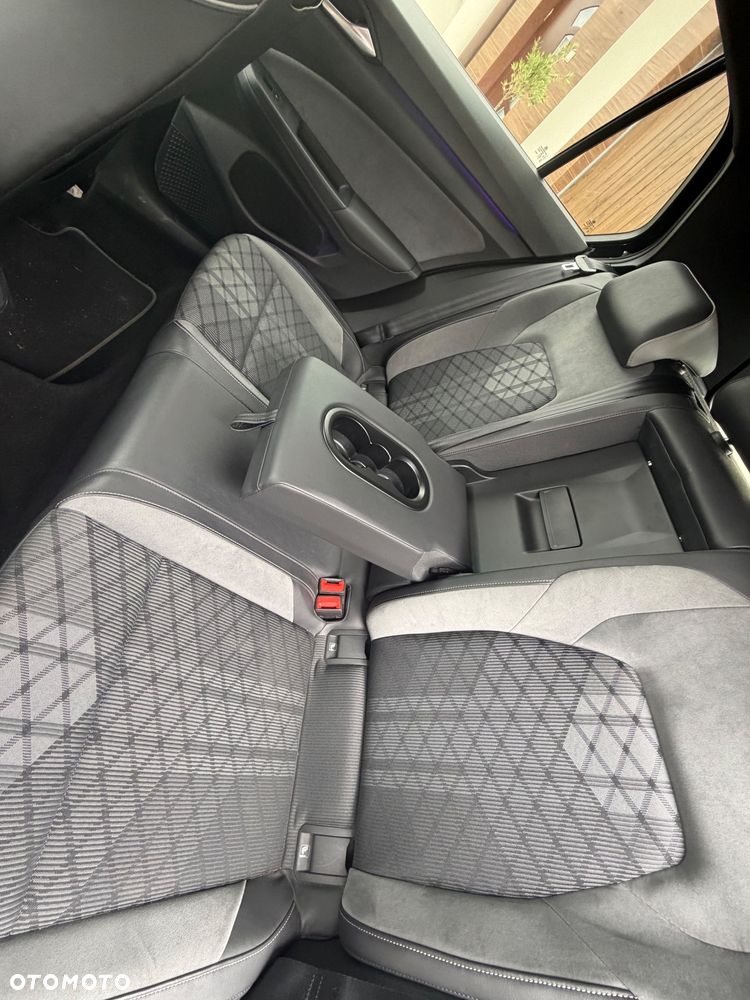 Volkswagen Golf 2.0 TDI R-Line DSG - 17