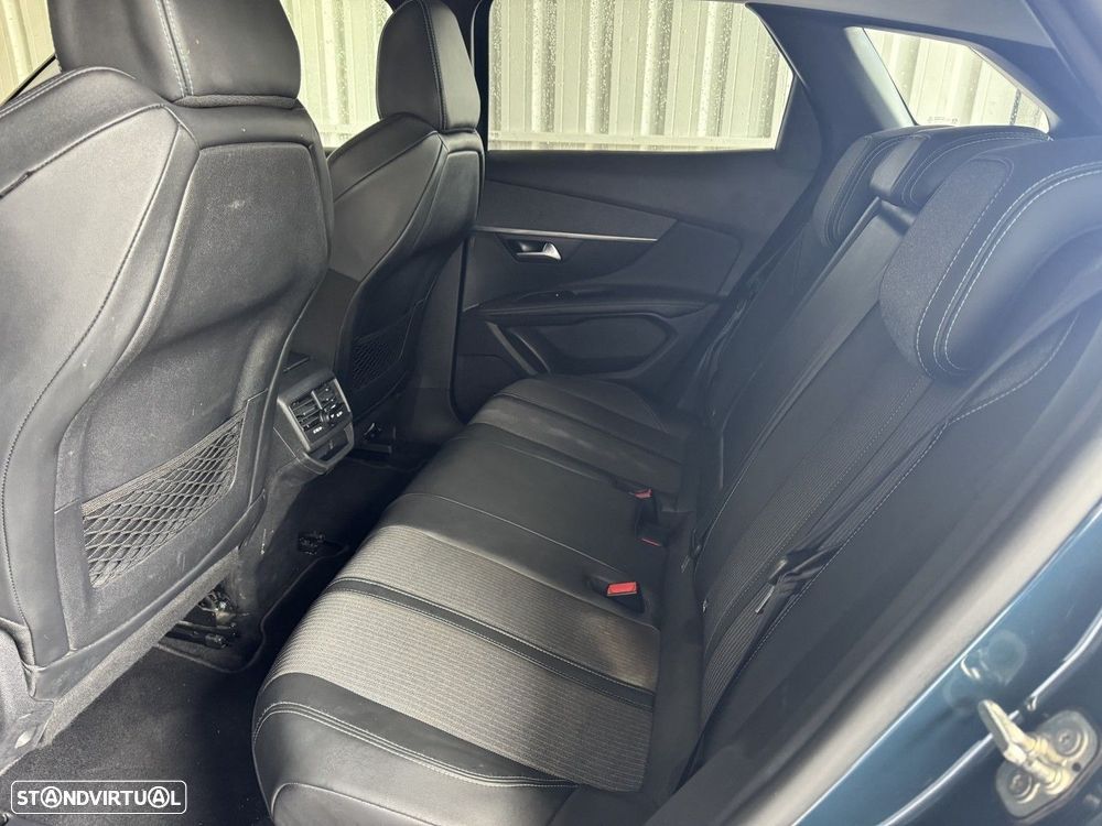 Peugeot 3008 1.5 BlueHDi Allure Pack EAT8 - 17