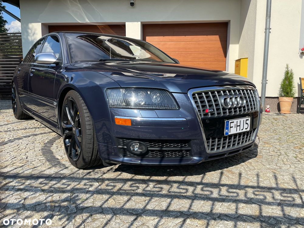 Audi A8 4.2 Quattro - 9