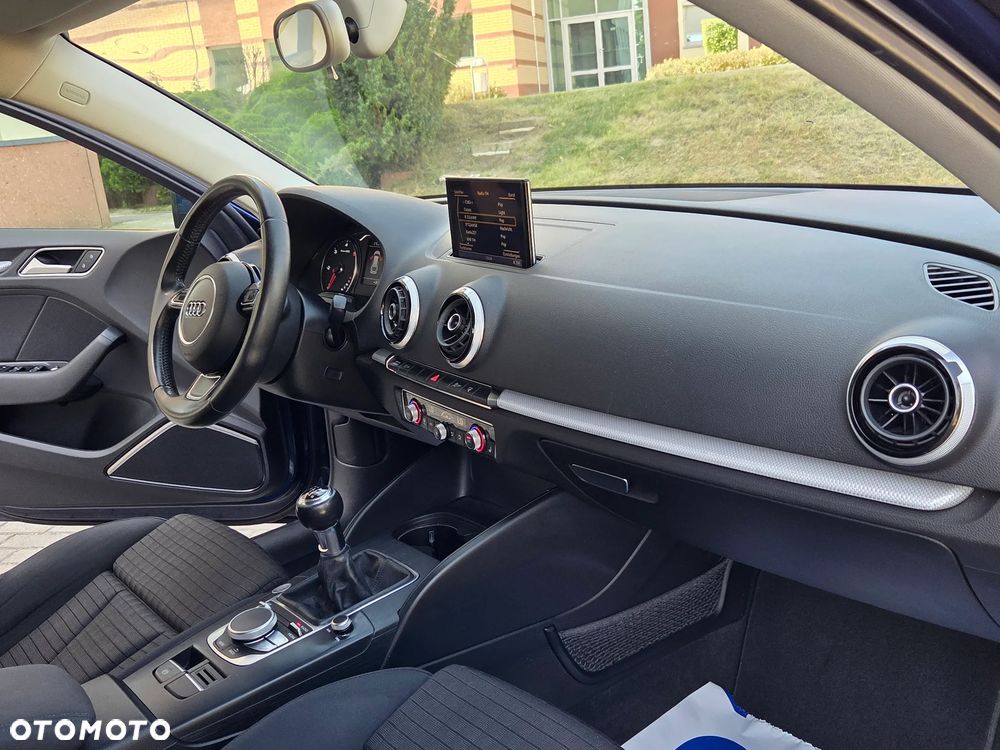 Audi A3 Sportback 2.0 TDI Ambiente - 7