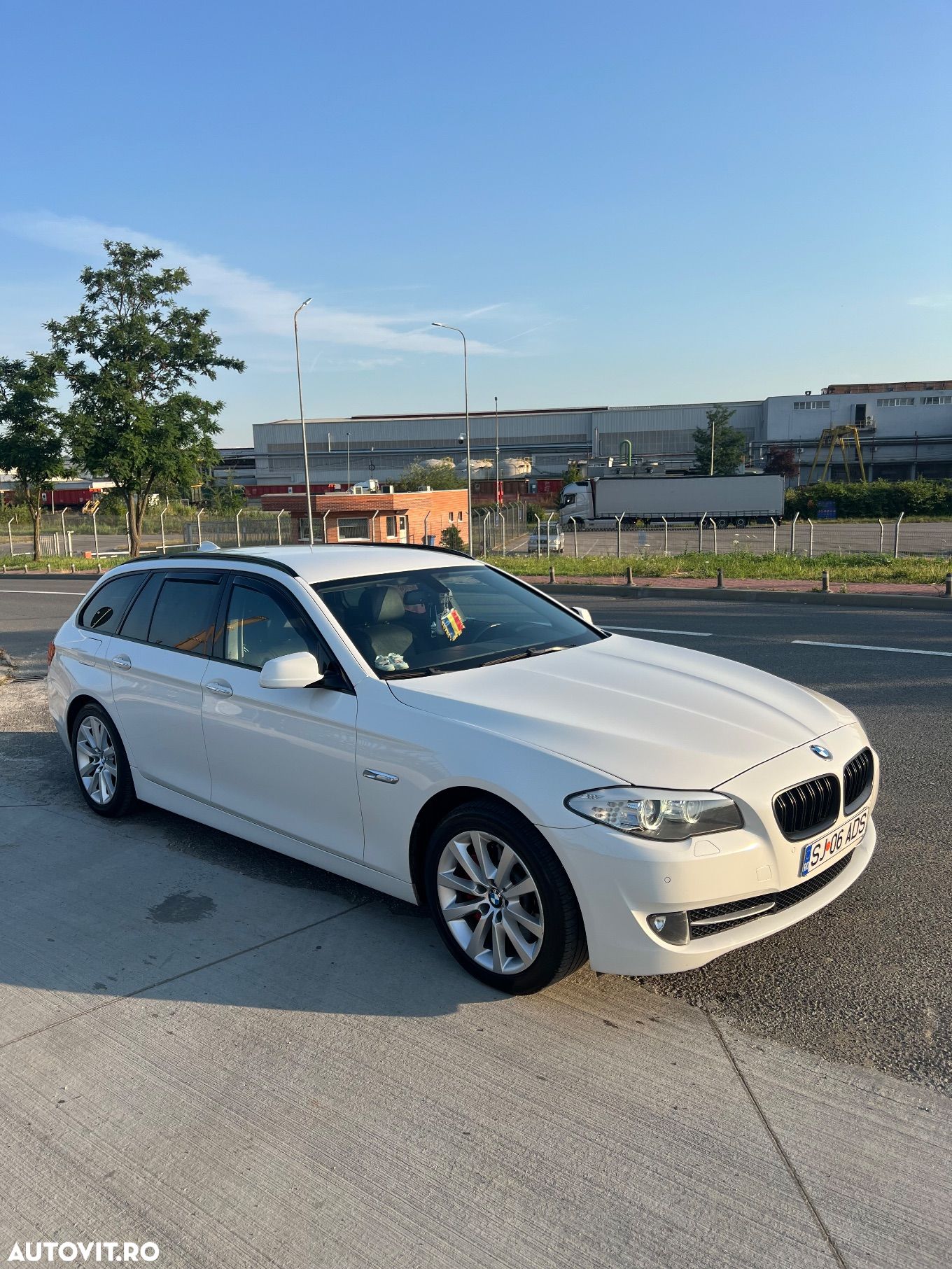 BMW Seria 5 525d xDrive Sport-Aut. - 1