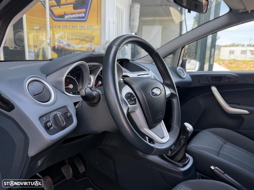 Ford Fiesta 1.25 Titanium - 19