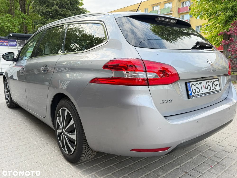 Peugeot 308 1.2 PureTech Allure S&S - 17