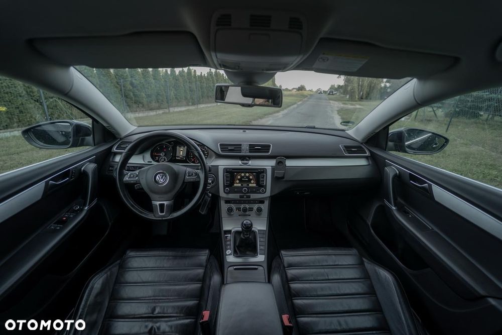 Volkswagen Passat 2.0 TDI Highline - 6