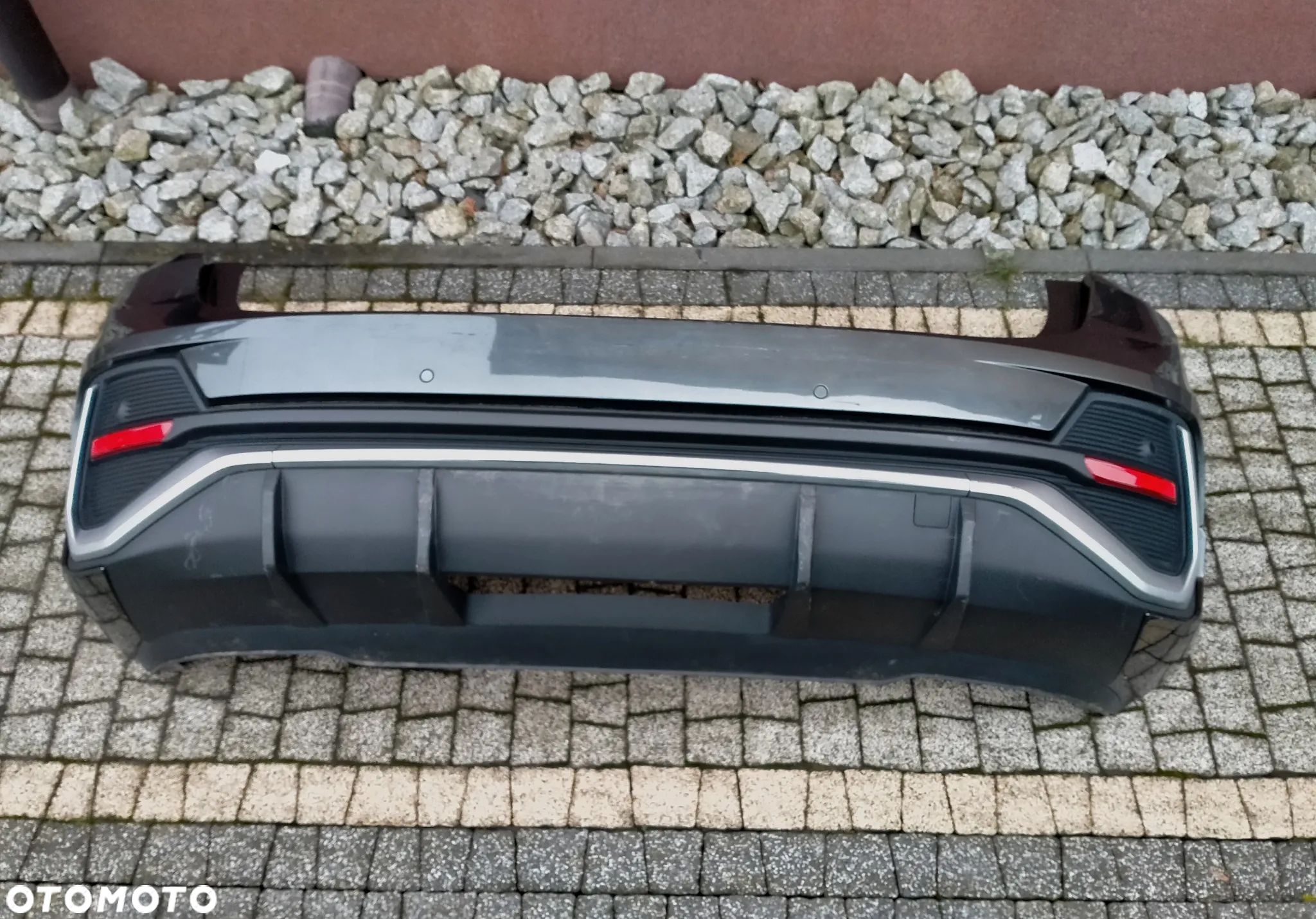 Audi Q3 83A S-LINE / Zderzak Tył Tylny / 4 PDC / Kompletny / ORYGINAŁ - 1