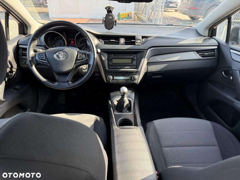 Toyota Avensis 1.6 D-4D Active - 6