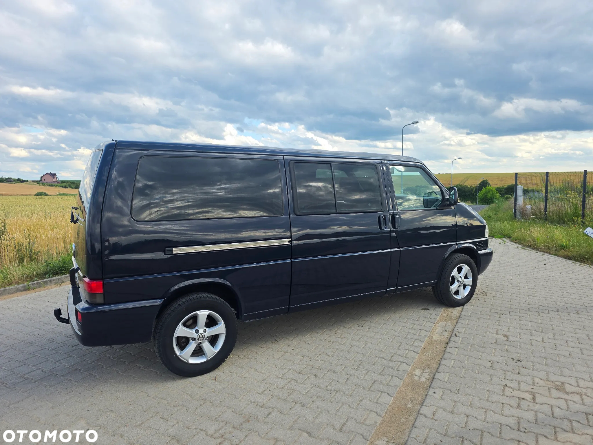 Volkswagen Caravelle - 4