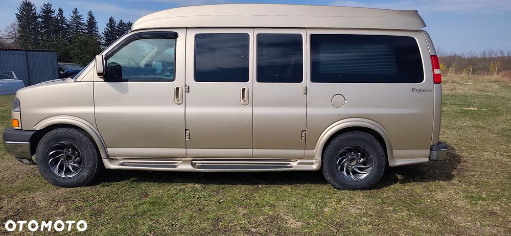 GMC Savana - 4