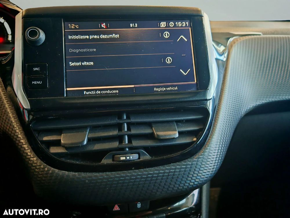 Peugeot 2008 1.2 PureTech Turbo EAT6 S&S Allure - 21