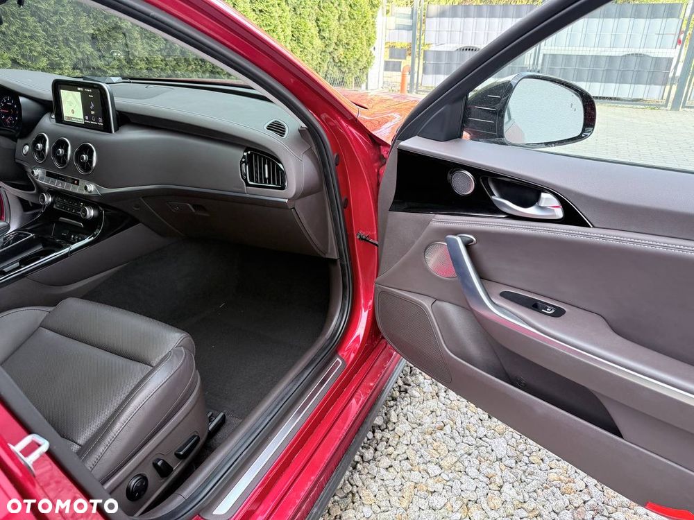 Kia Stinger 2.0 T-GDI GT Line - 13