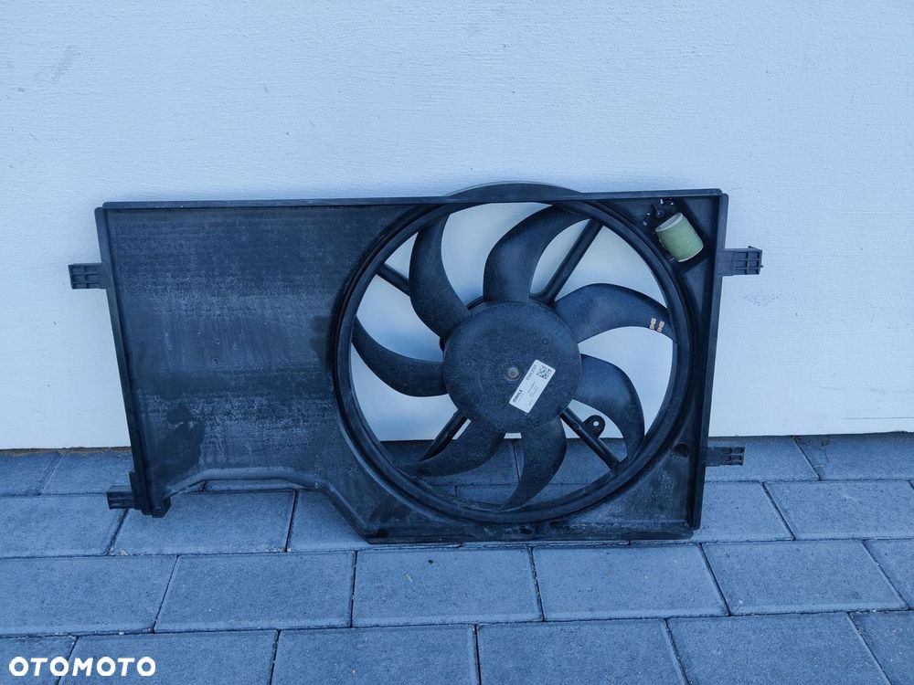 Wentylator chlodnicy Opel Corsa E - 2