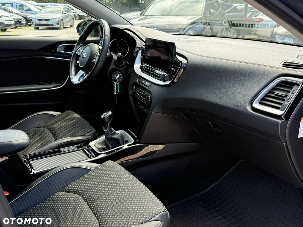 Kia Ceed - 18
