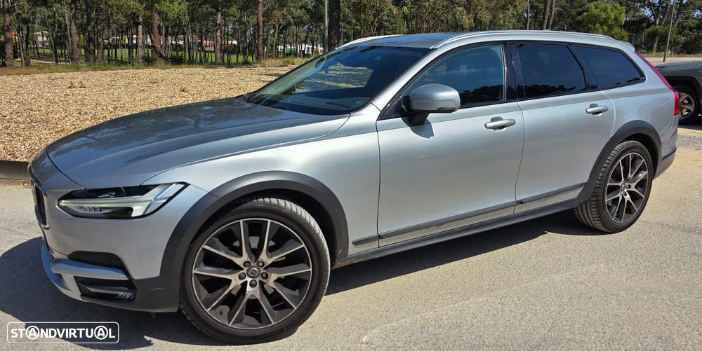 Volvo V90 Cross Country 2.0 D4 Pro AWD Geartronic - 1