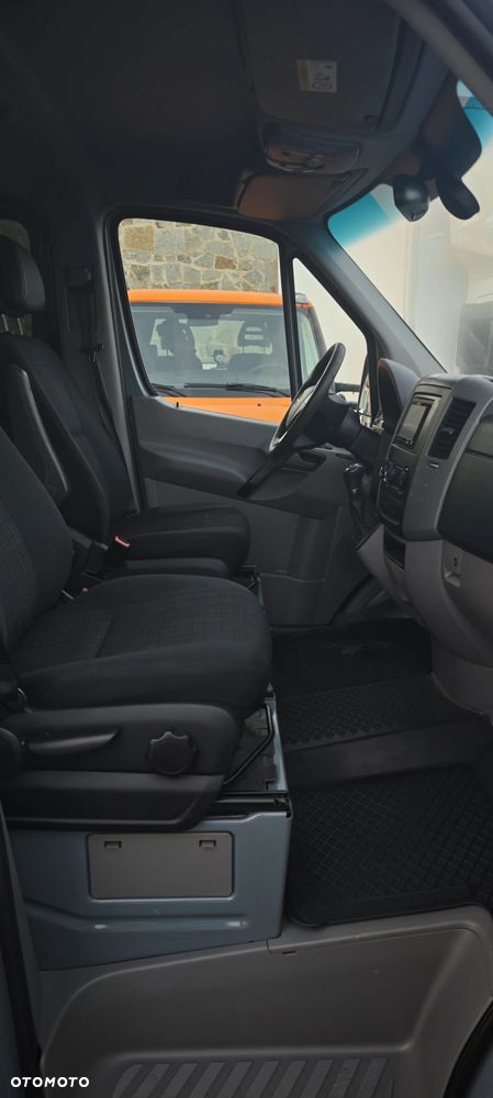 Mercedes-Benz Sprinter - 9