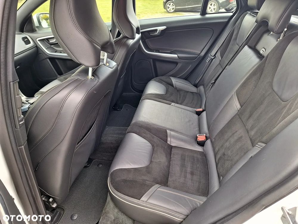 Volvo V60 D3 Geartronic RDesign - 20