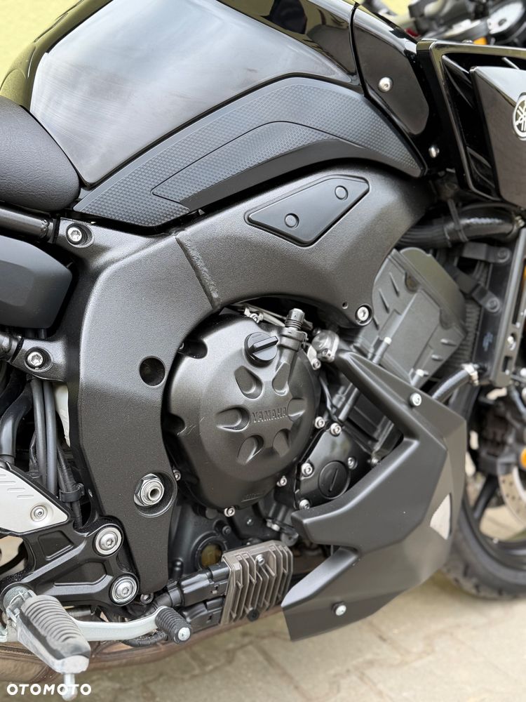 Yamaha FZ8 - 15
