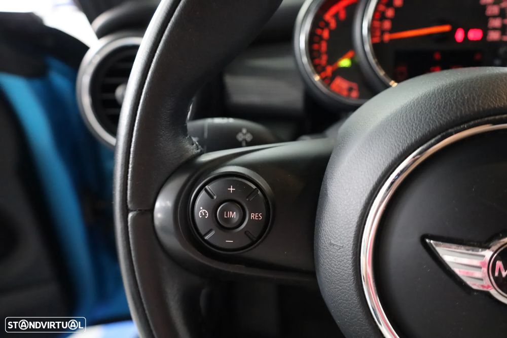 MINI 3 Portas Cooper D - 16