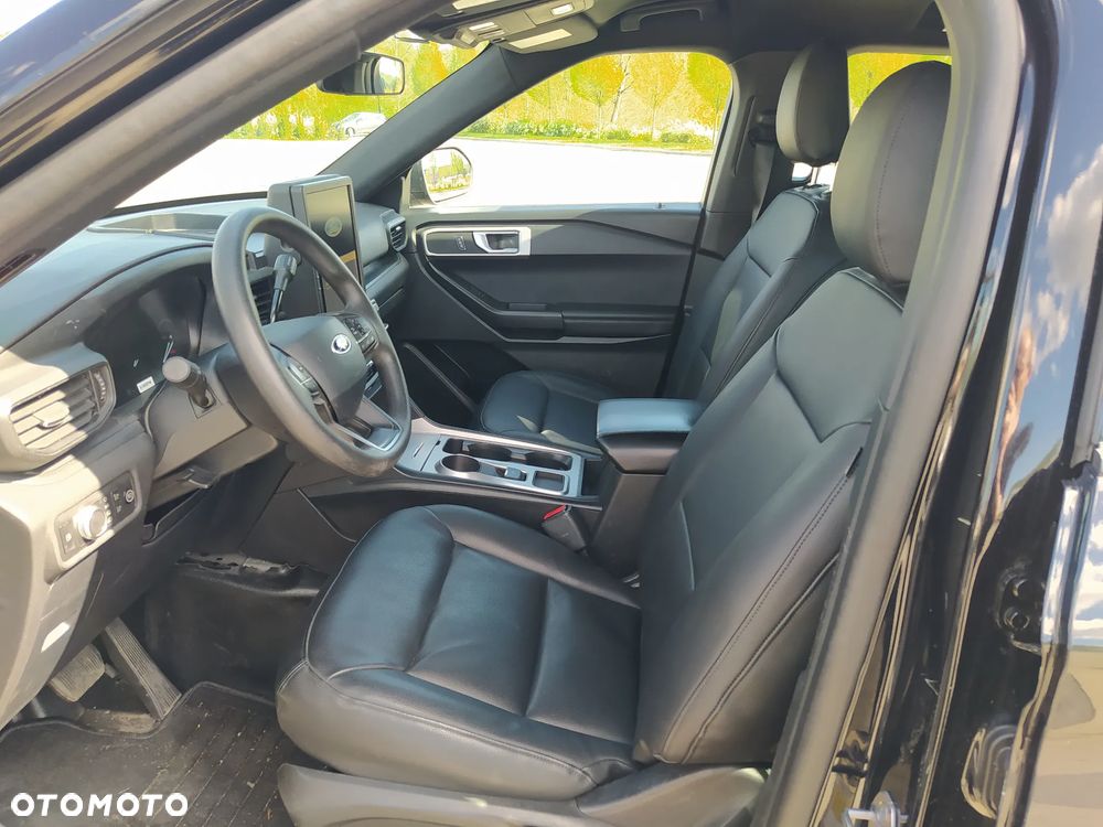 Ford Explorer - 22