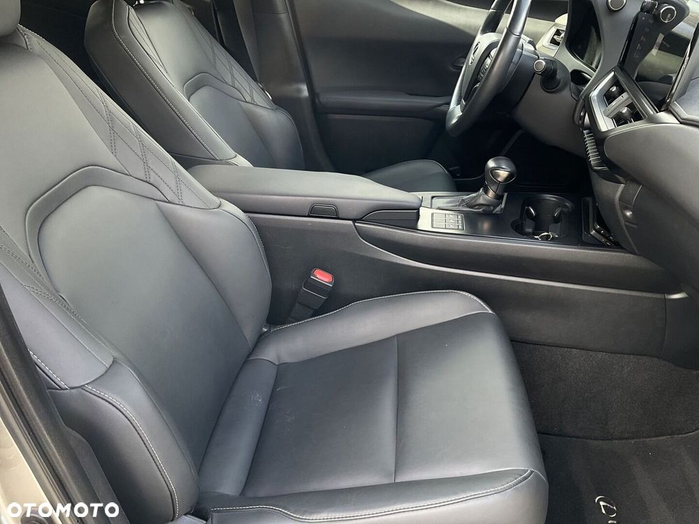 Lexus UX 250h GPF F Sport Design 2WD - 12