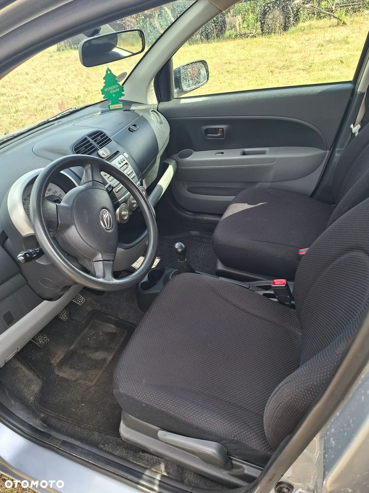 Daihatsu Sirion 1.0 - 7