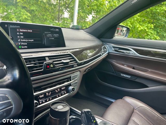 BMW Seria 7 740d xDrive - 13