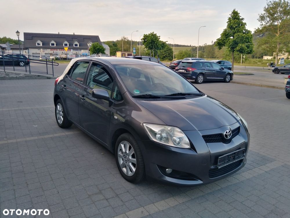 Toyota Auris 1.6 VVT-i Team - 1