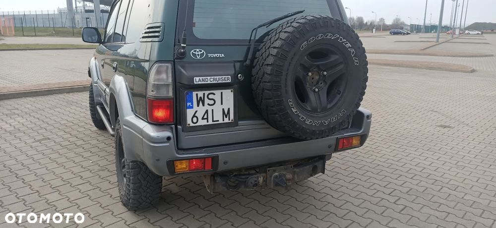 Toyota Land Cruiser - 20