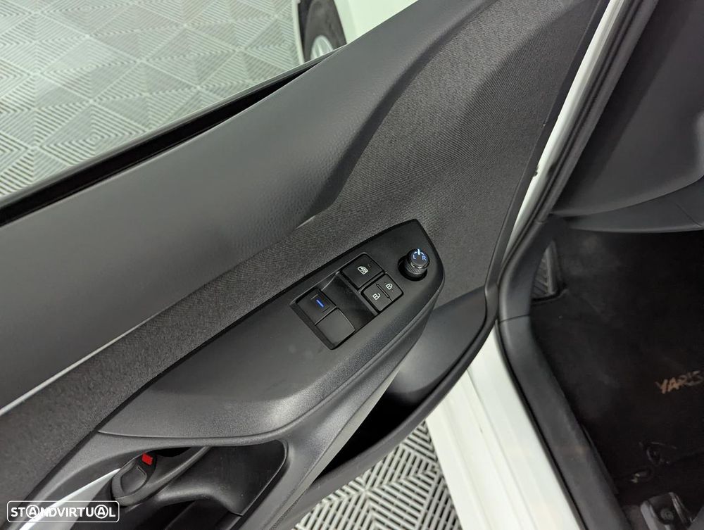 Toyota Yaris 1.5 VVT-i Comfort - 8