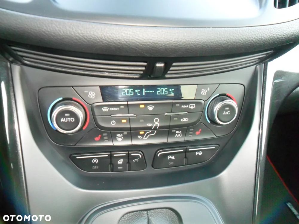 Ford Kuga 1.5 TDCi 2x4 ST-Line - 28