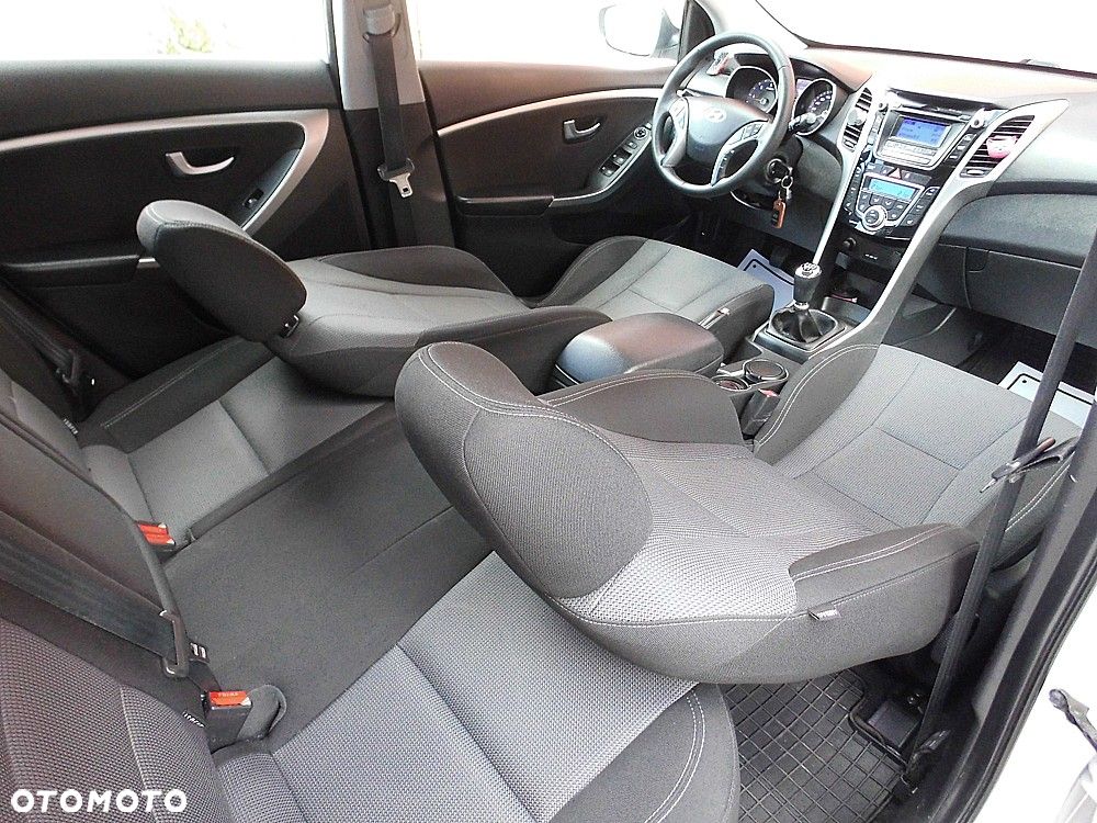 Hyundai i30 1.6 CRDi Fifa World Cup Edition - 14