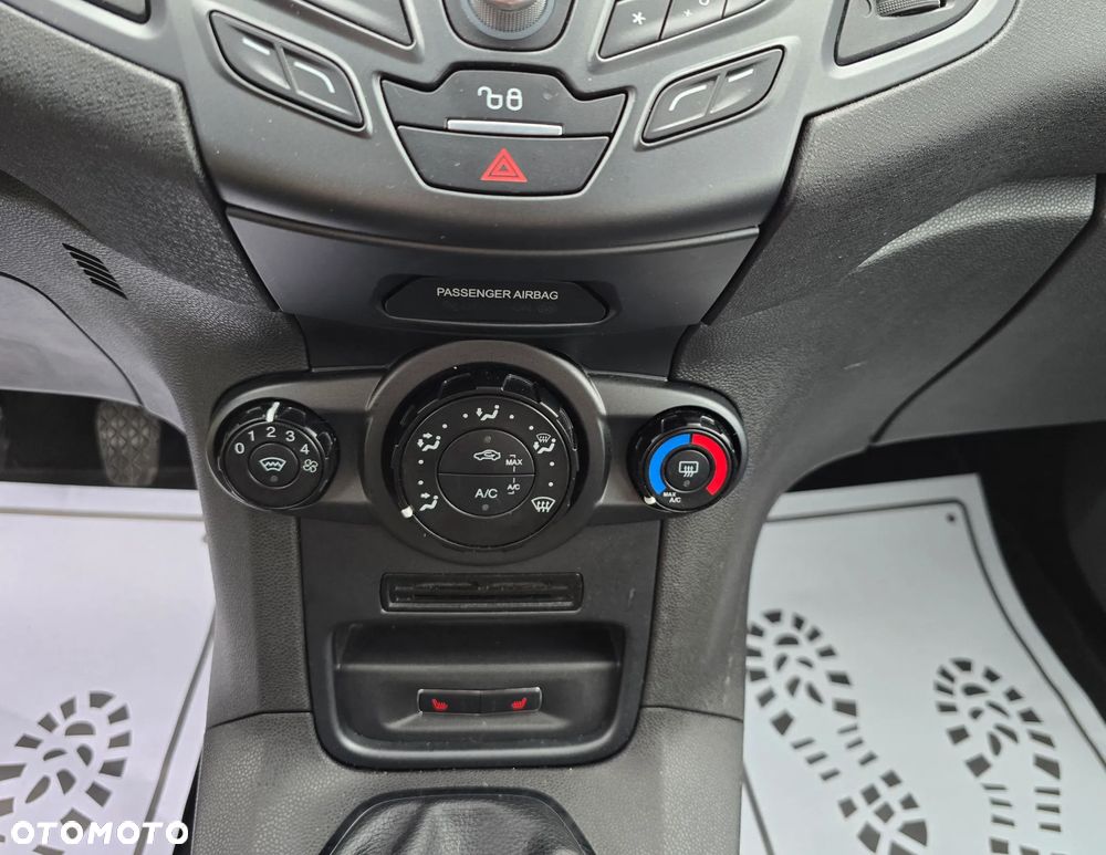 Ford Fiesta 1.25 Ambiente - 30