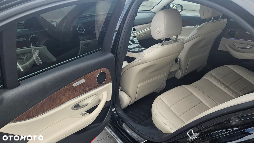 Mercedes-Benz Klasa E 220 d 9G-TRONIC - 15