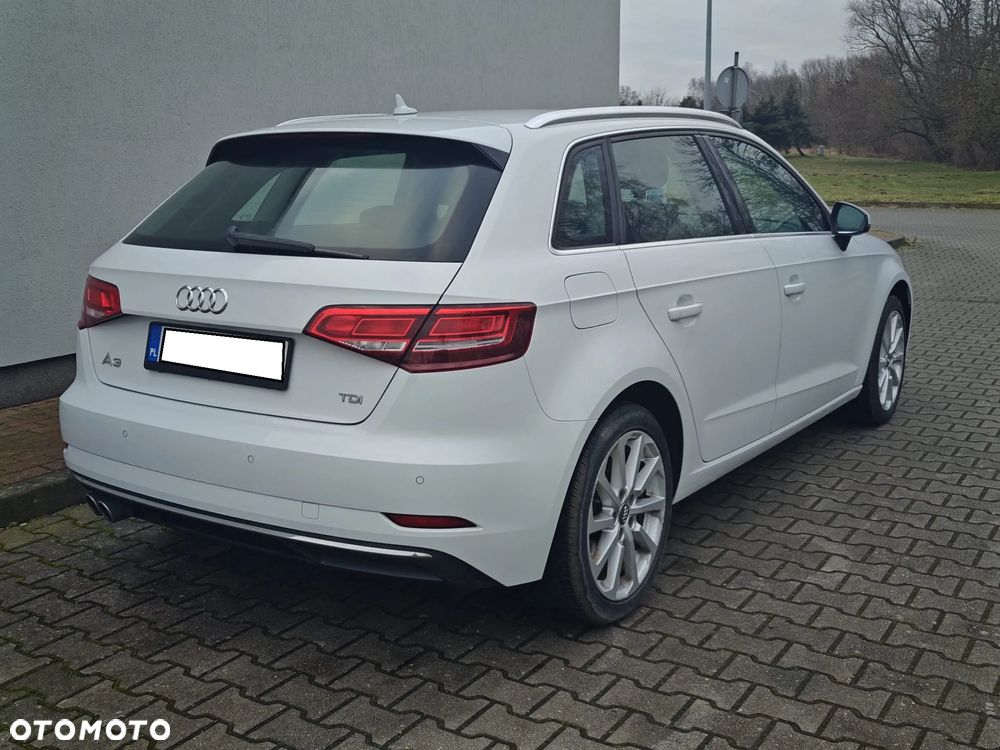 Audi A3 Sportback 2.0 TDI S tronic - 4
