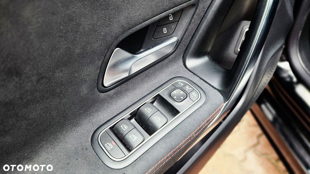 Mercedes-Benz CLA - 10