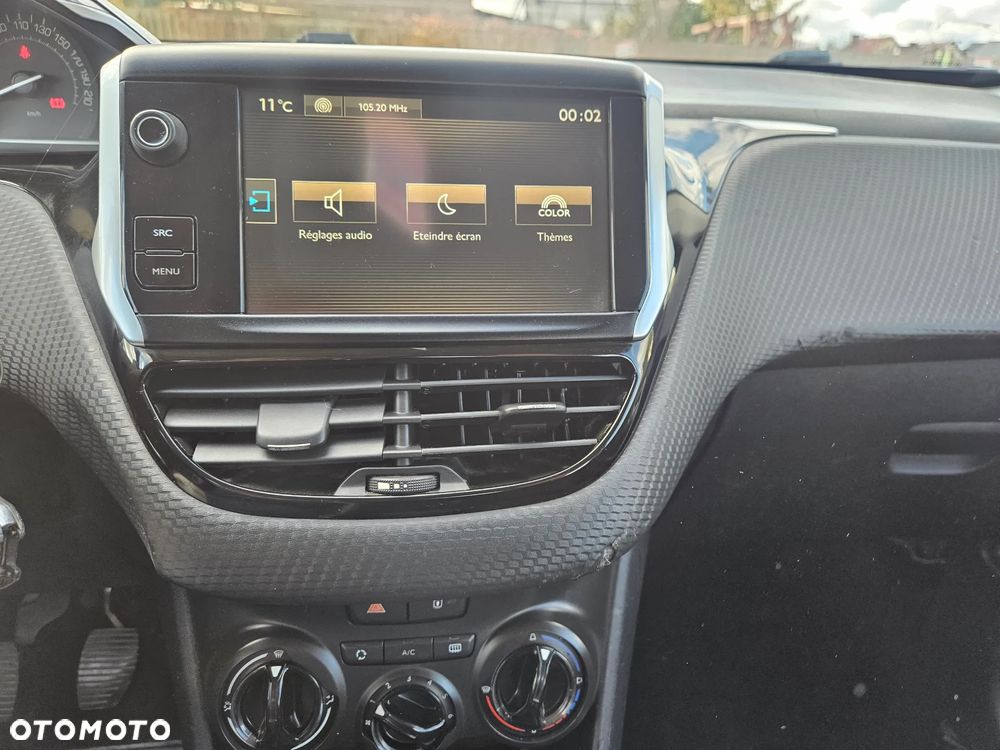 Peugeot 2008 1.2 Pure Tech Active - 12