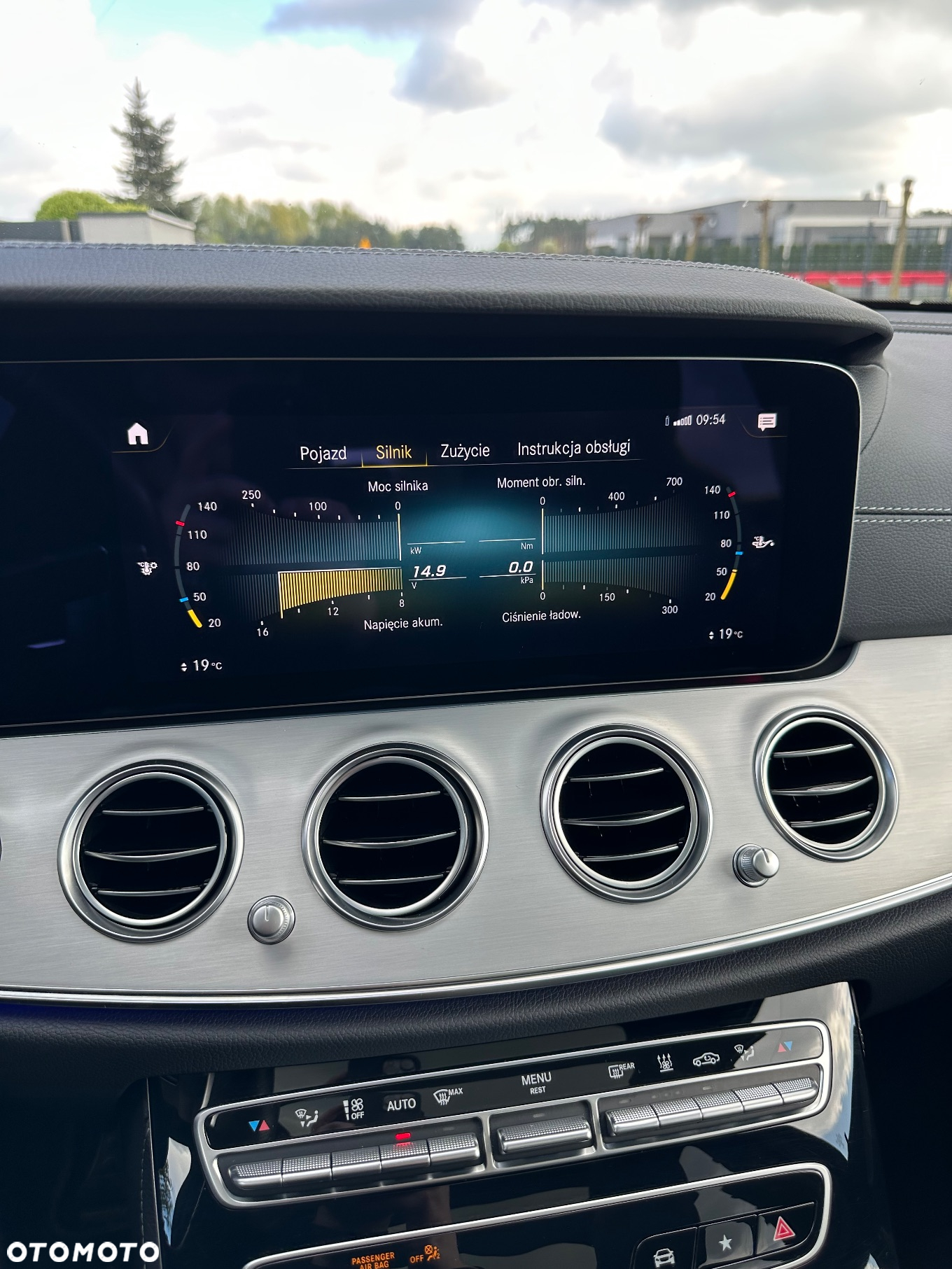 Mercedes-Benz Klasa E 300 d 4Matic T 9G-TRONIC AMG Line - 27