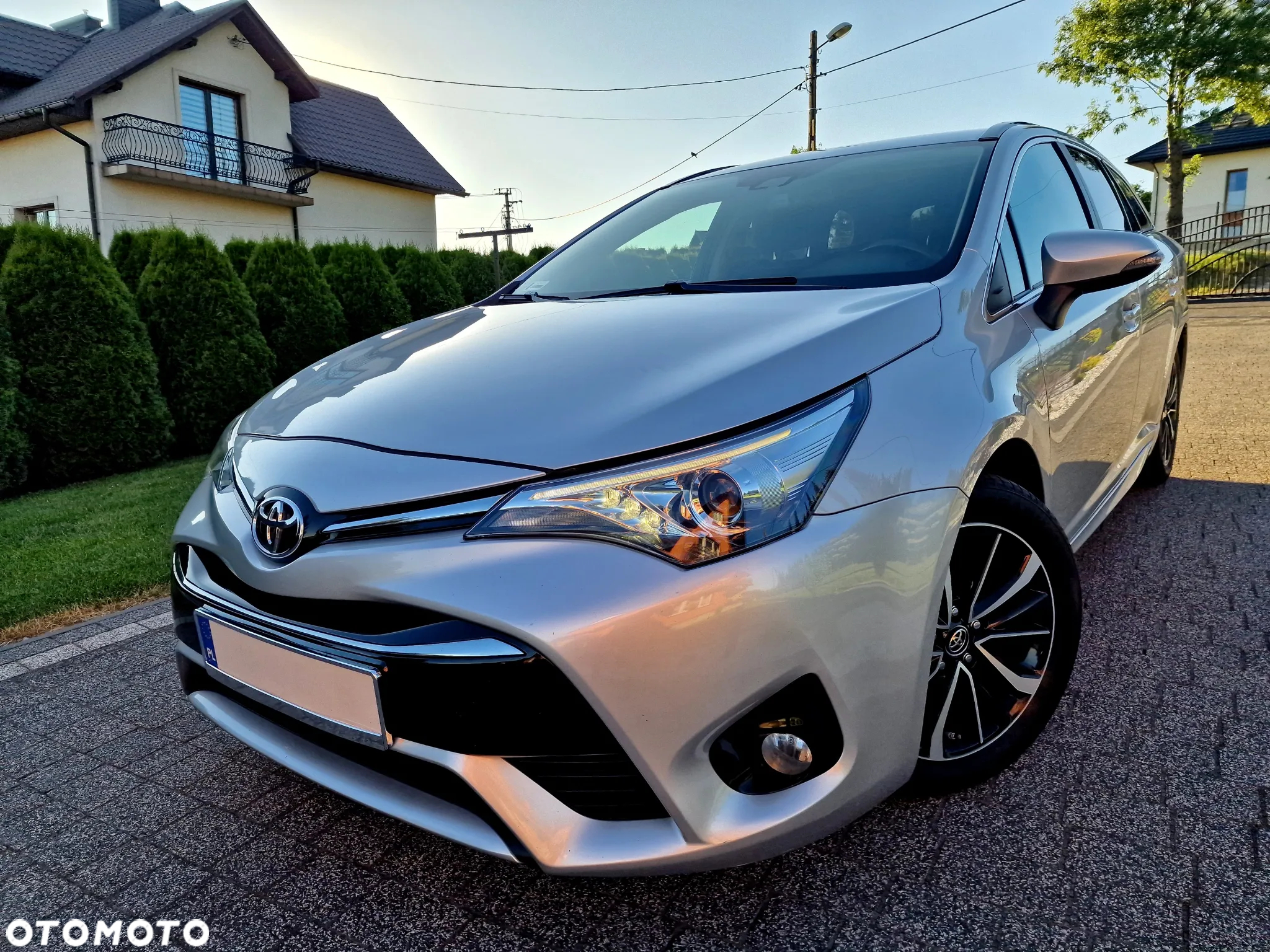 Toyota Avensis 2.0 D-4D Premium - 5