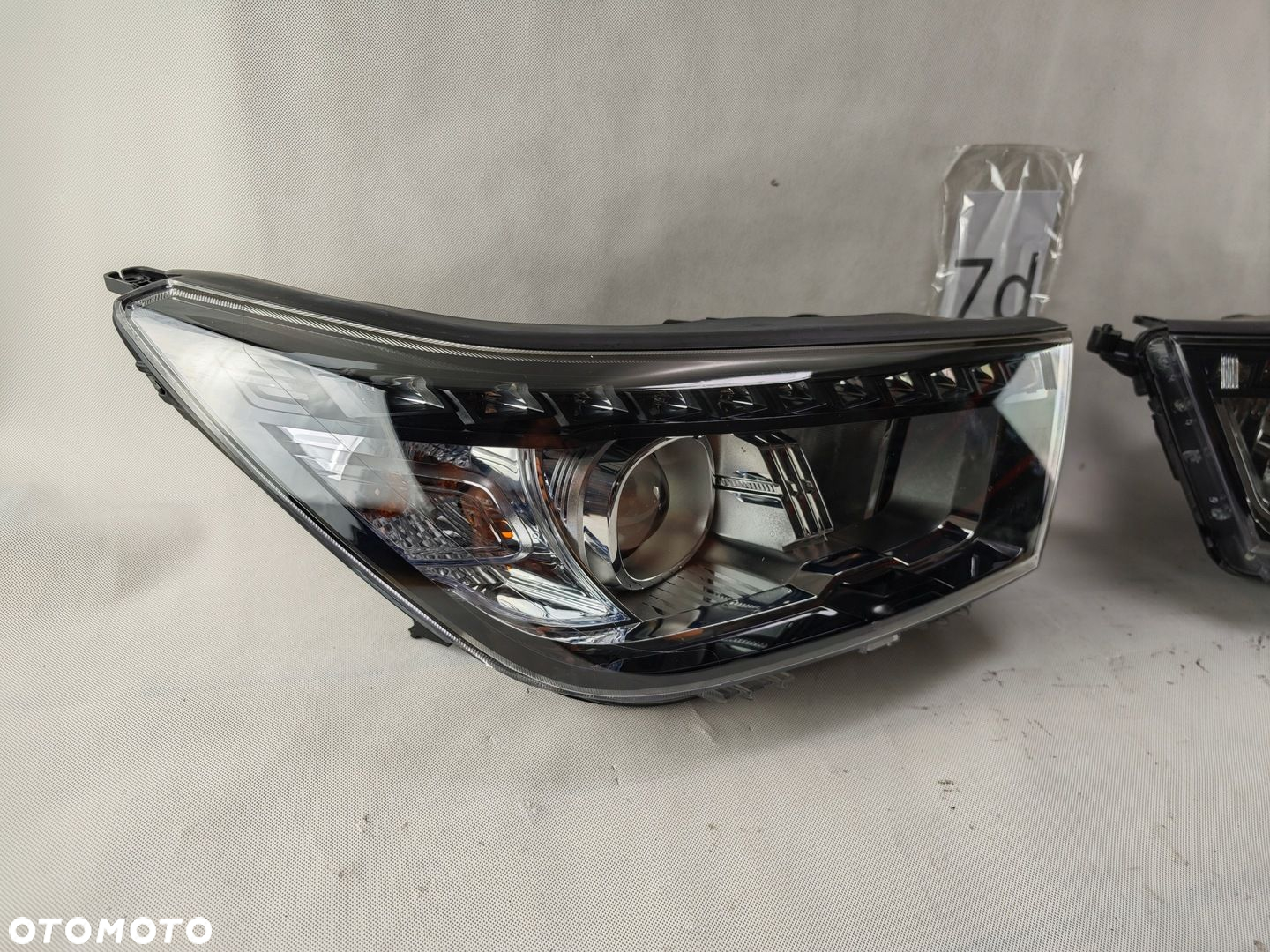 SSANGYONG TIVOLI SSANG YONG REFLEKTOR LED LEWY PRAWY SOCZEWKA LAMPA - 7