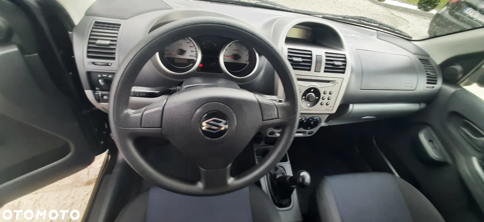 Suzuki Ignis - 33