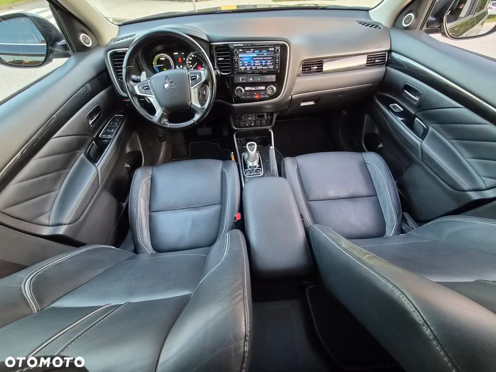 Mitsubishi Outlander - 7