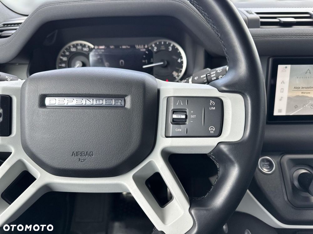 Land Rover Defender - 17