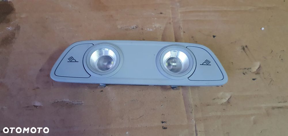 Lampka oświetlenie kabiny podsufitki Audi A4 B9 4M0947111 8W0947111 - 3