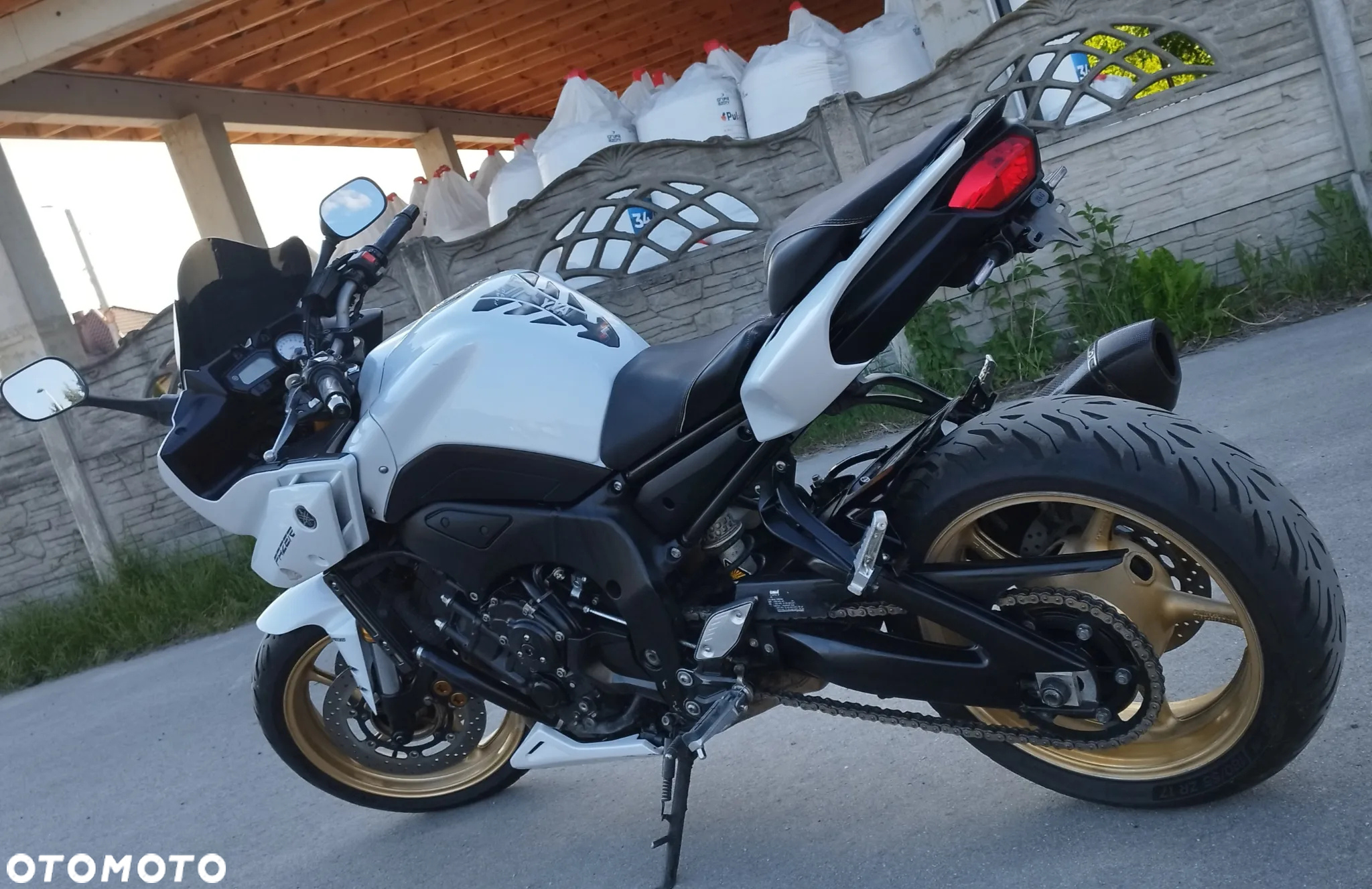 Yamaha FZ8 - 7