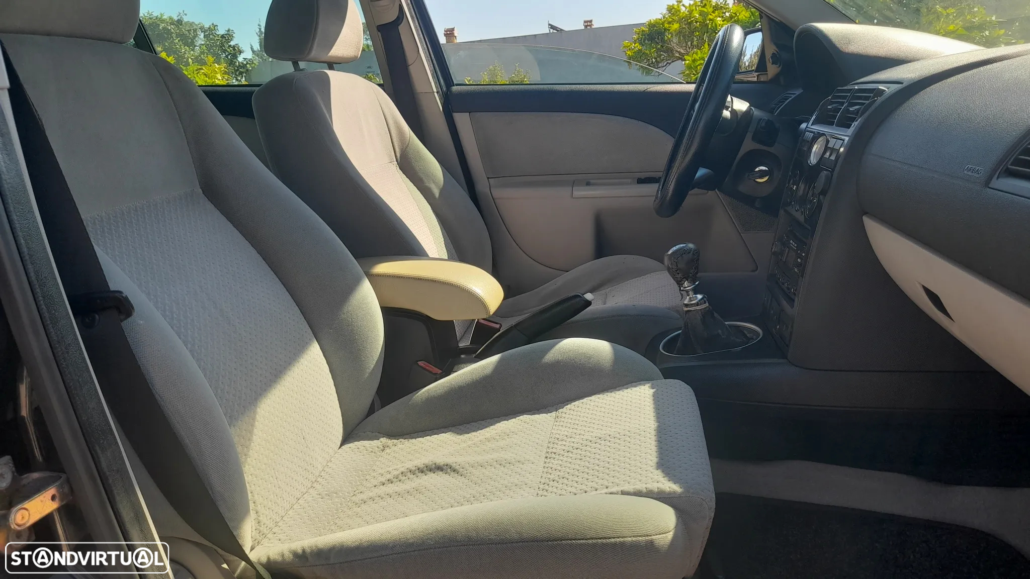 Ford Mondeo SW 2.0 TDdi Ghia - 39
