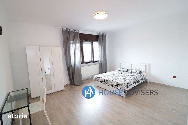 Inchiriere apartament 4 camere Romana — fotografia 1