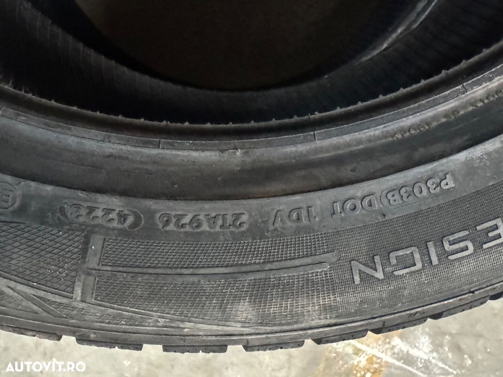 Vând 2 anvelope 305/40/20 vredestein de iarnă noi - 4
