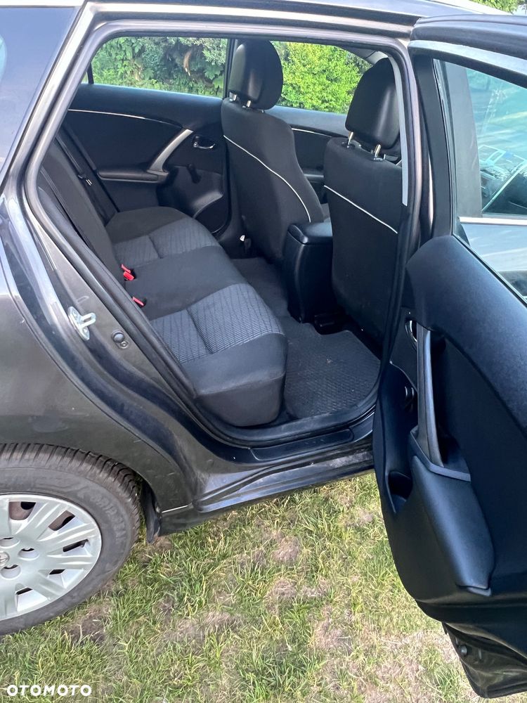 Toyota Avensis - 14