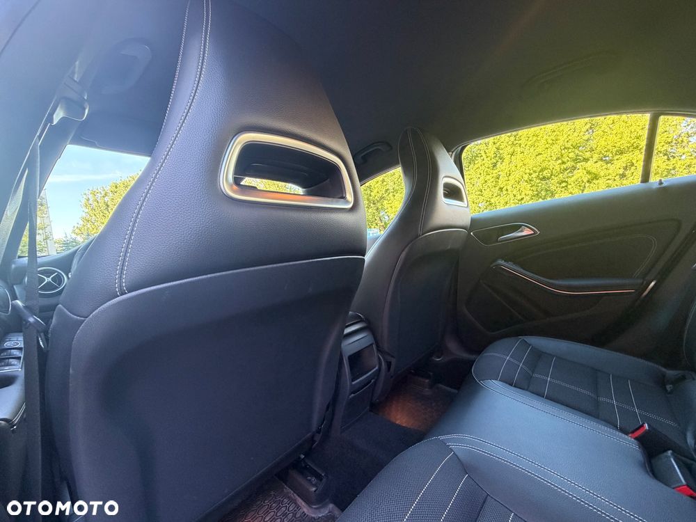 Mercedes-Benz Klasa A 180 7G-DCT Activity Edition - 12